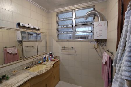 Apartamento à venda com 225m², 5 quartos e 1 vagaBanheiro 2