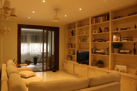 Apartamento à venda com 225m², 5 quartos e 1 vagaSala