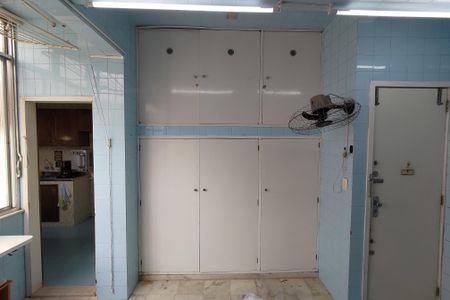 Apartamento à venda com 225m², 5 quartos e 1 vagaÁrea de Serviço