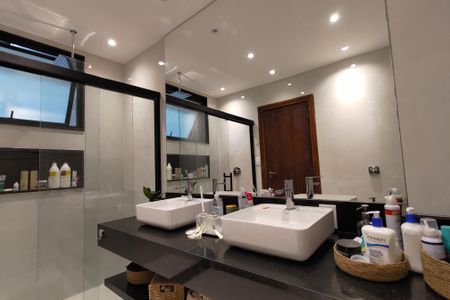 Apartamento à venda com 225m², 5 quartos e 1 vagaBanheiro 1