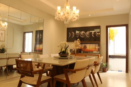 Apartamento à venda com 225m², 5 quartos e 1 vagaSala de Jantar