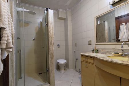 Apartamento à venda com 225m², 5 quartos e 1 vagaBanheiro 2