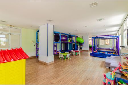 Apartamento para alugar com 133m², 3 quartos e 3 vagasÁrea comum - Brinquedoteca