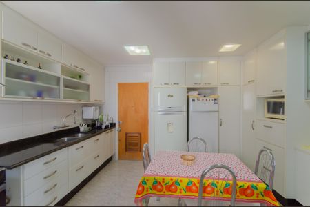 Apartamento para alugar com 133m², 3 quartos e 3 vagasCozinha