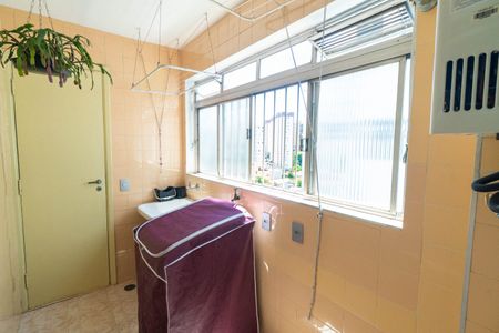 Apartamento à venda com 83m², 3 quartos e 1 vagaÁrea de Serviço