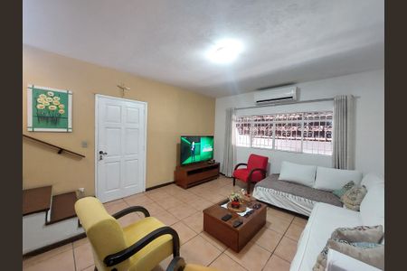 Sala de casa à venda com 3 quartos, 220m² em Jardim Ubirajara, São Paulo