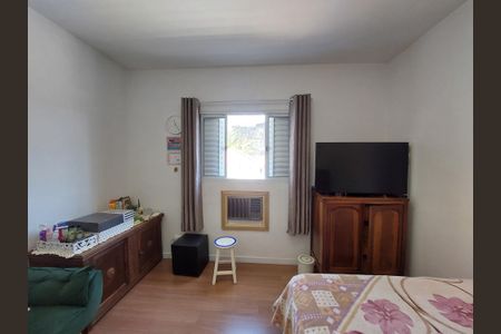 Casa à venda com 220m², 3 quartos e 2 vagasQuarto 2