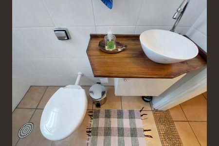 Casa à venda com 220m², 3 quartos e 2 vagasBanheiro 1