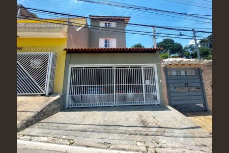 Casa à venda com 220m², 3 quartos e 2 vagasFachada