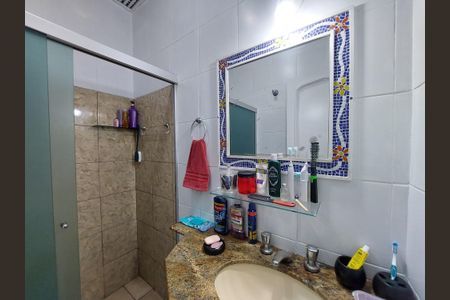 Casa à venda com 220m², 3 quartos e 2 vagasBanheiro 2