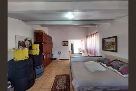 Casa à venda com 220m², 3 quartos e 2 vagasSótão