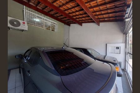Casa à venda com 220m², 3 quartos e 2 vagasGaragem