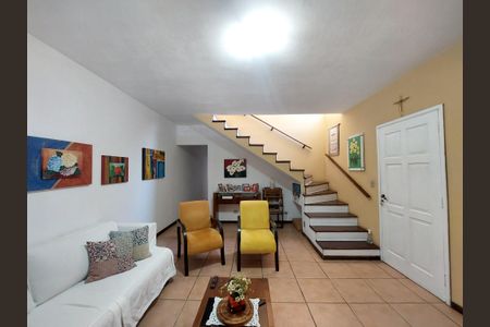 Sala de casa à venda com 3 quartos, 220m² em Jardim Ubirajara, São Paulo