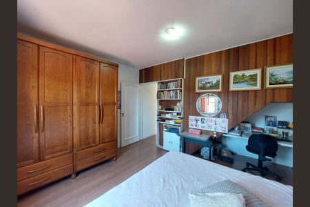 Casa à venda com 220m², 3 quartos e 2 vagasQuarto 1