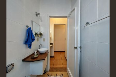 Casa à venda com 220m², 3 quartos e 2 vagasBanheiro 1