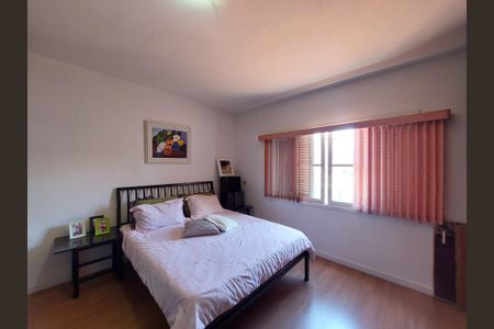 Casa à venda com 220m², 3 quartos e 2 vagasQuarto 1