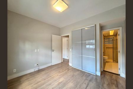 Apartamento para alugar com 120m², 2 quartos e 1 vagaSuíte