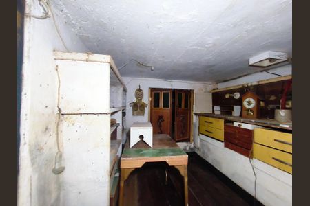 Casa à venda com 81m², 2 quartos e 1 vaga Casa à venda com 81m², 2 quartos e 1 vagaPorão