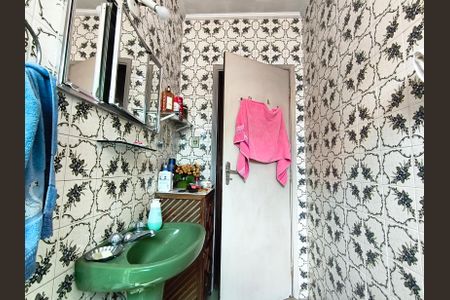 Casa à venda com 81m², 2 quartos e 1 vaga Casa à venda com 81m², 2 quartos e 1 vagaBanheiro