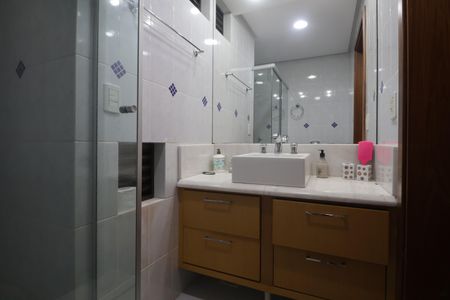 Apartamento para alugar com 230m², 3 quartos e 2 vagasBanheiro da Suíte 1