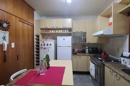 Apartamento para alugar com 230m², 3 quartos e 2 vagasCozinha