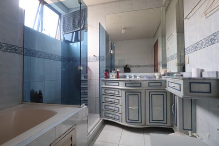 Apartamento para alugar com 230m², 3 quartos e 2 vagasBanheiro da Suíte 3