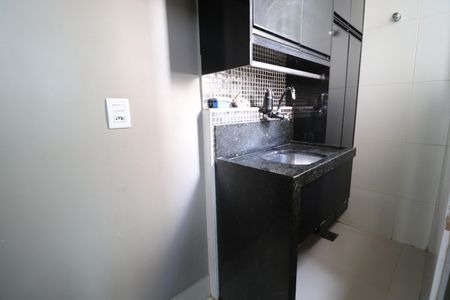 Apartamento para alugar com 70m², 3 quartos e 1 vagaÁrea de Serviço