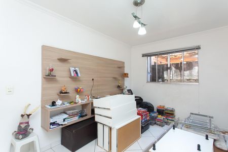 Sala de casa à venda com 1 quarto, 150m² em Vila Carmosina, São Paulo
