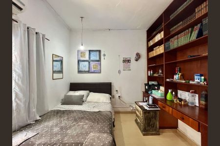 Casa à venda com 250m², 5 quartos e 4 vagas Casa à venda com 250m², 5 quartos e 4 vagasQuarto 2