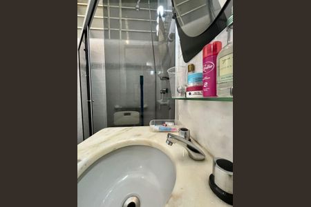 Casa à venda com 250m², 5 quartos e 4 vagas Casa à venda com 250m², 5 quartos e 4 vagasBanheiro da Suíte