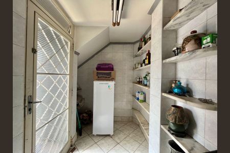 Casa à venda com 250m², 5 quartos e 4 vagas Casa à venda com 250m², 5 quartos e 4 vagasCozinha