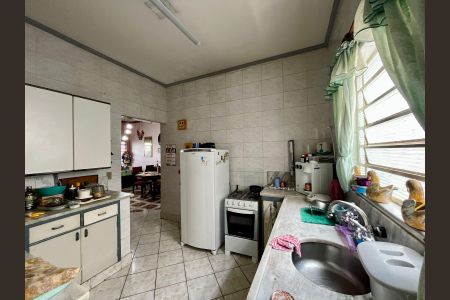 Casa à venda com 250m², 5 quartos e 4 vagas Casa à venda com 250m², 5 quartos e 4 vagasCozinha