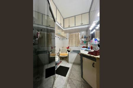 Casa à venda com 250m², 5 quartos e 4 vagas Casa à venda com 250m², 5 quartos e 4 vagasBanheiro