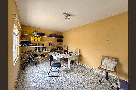 Casa à venda com 250m², 5 quartos e 4 vagas Casa à venda com 250m², 5 quartos e 4 vagasQuarto 1 edícula