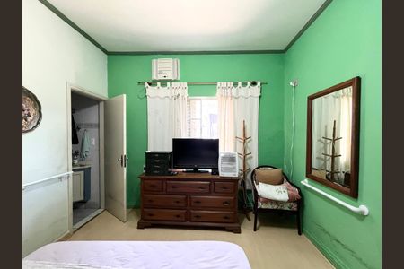 Casa à venda com 250m², 5 quartos e 4 vagas Casa à venda com 250m², 5 quartos e 4 vagasSuíte