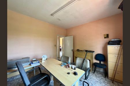 Casa à venda com 250m², 5 quartos e 4 vagas Casa à venda com 250m², 5 quartos e 4 vagasQuarto 2 edícula