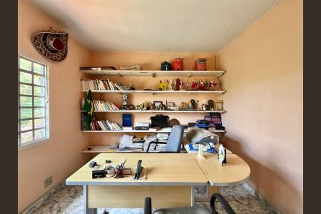 Casa à venda com 250m², 5 quartos e 4 vagas Casa à venda com 250m², 5 quartos e 4 vagasQuarto 2 edícula