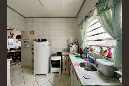 Casa à venda com 250m², 5 quartos e 4 vagas Casa à venda com 250m², 5 quartos e 4 vagasCozinha