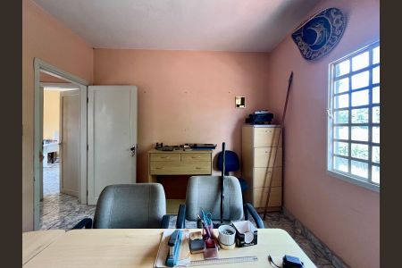 Casa à venda com 250m², 5 quartos e 4 vagas Casa à venda com 250m², 5 quartos e 4 vagasQuarto 2 edícula