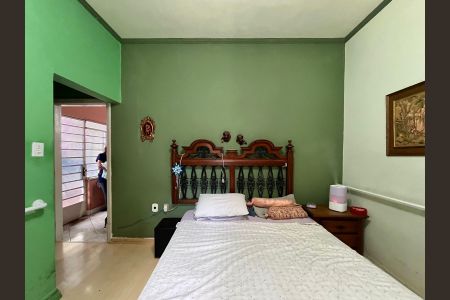 Casa à venda com 250m², 5 quartos e 4 vagas Casa à venda com 250m², 5 quartos e 4 vagasSuíte