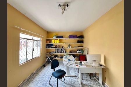 Casa à venda com 250m², 5 quartos e 4 vagas Casa à venda com 250m², 5 quartos e 4 vagasQuarto 1 edícula