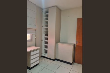 Apartamento para alugar com 3 quartos, 67m² em Parque Oeste Industrial, Goiânia