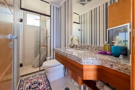 Apartamento à venda com 133m², 3 quartos e 2 vagasBanheiro Social