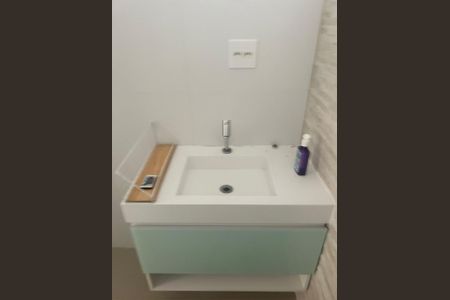 Apartamento à venda com 64m², 2 quartos e sem vagaBanheiro