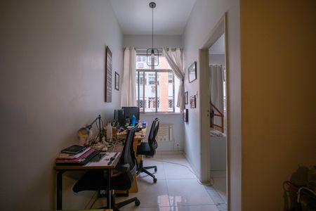 Apartamento à venda com 90m², 2 quartos e 1 vagaSala