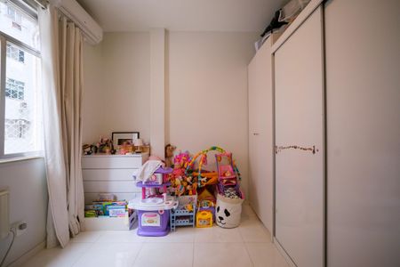Apartamento à venda com 90m², 2 quartos e 1 vagaQuarto 2