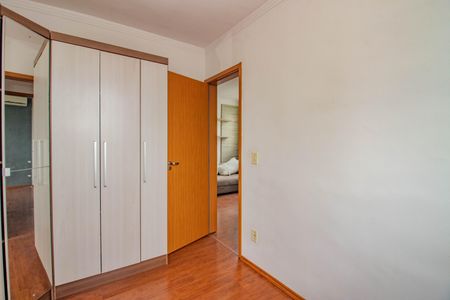 Quarto 2 de apartamento para alugar com 2 quartos, 45m² em Parque Santa Fé, Porto Alegre