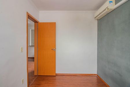 Quarto 1 de apartamento para alugar com 2 quartos, 45m² em Parque Santa Fé, Porto Alegre