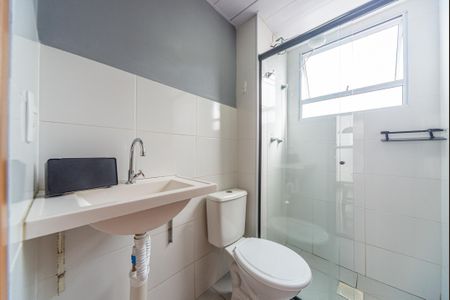 Banheiro de apartamento para alugar com 2 quartos, 45m² em Cecília, Viamão