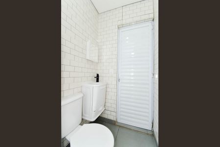 Banheiro de apartamento para alugar com 1 quarto, 22m² em Portal dos Gramados, Guarulhos